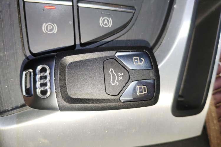 Used Audi A4L 2019 40 TFSI Fashion Edition China VI Emission Standard