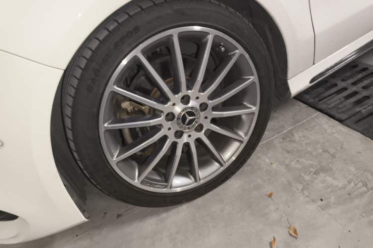 Used Mercedes-Benz CLA 2018 CLA 220 4MATIC Left Front Wheel Hub