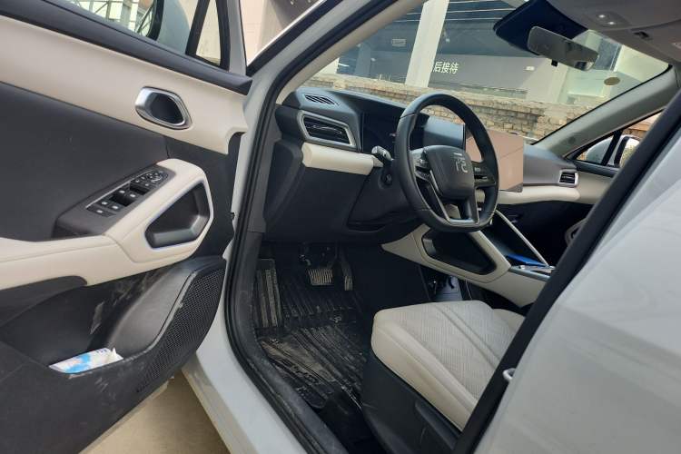 Used BYD Yuan UP 2025 Intelligent Driving Version 401 KM Dynamic Edition