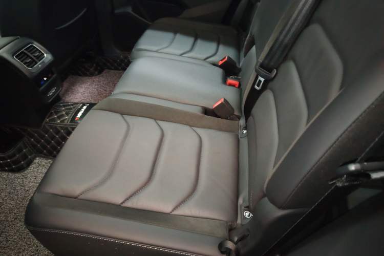 Used Volkswagen Tiguan L 2019 Updated Version 330TSI Automatic Two-Wheel Drive Panoramic Comfort Edition China VI Standard