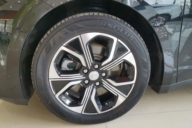 Used Hongqi E-QM5 2022 431 km Charge & Enjoy Edition