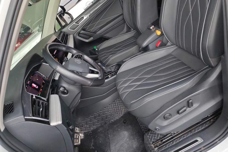 Used Volkswagen Tiguan L 2022 330TSI Automatic Two-Wheel Drive R-Line Enhanced Edition Left Front Seat