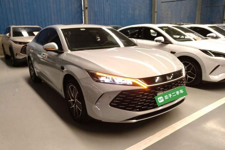 Used BYD Qin L 2025 DM-i Smart Drive 120KM Superior Model Front Right 45 Deg