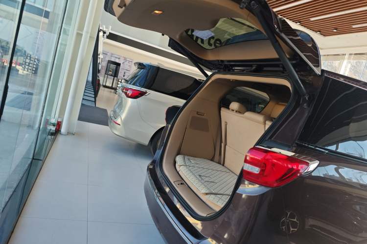 Used Buick GL8 2018 ES 28T Flagship Model China VI Standard
