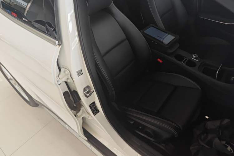 Used Mercedes-Benz GLA 2018 GLA 200 Sport Edition Right Front Seat