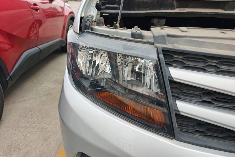 Used JAC Refine M3 2019 Creator Edition 1.8L Luxury Model Right Front Headlight