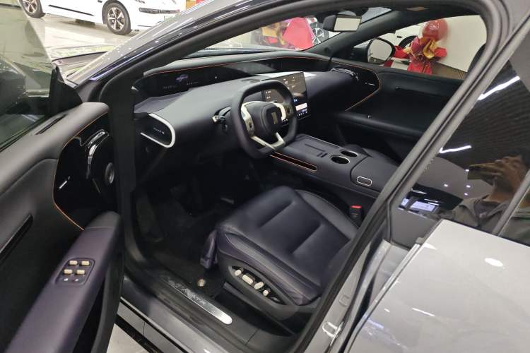 Used Avatr 07 2024 Pro+ Range-Extended Edition Left Front Seat