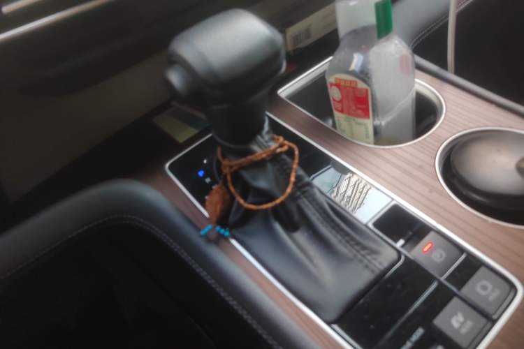 Used Toyota SIENNA 2023 2.5L Hybrid Comfort Edition Gear Lever