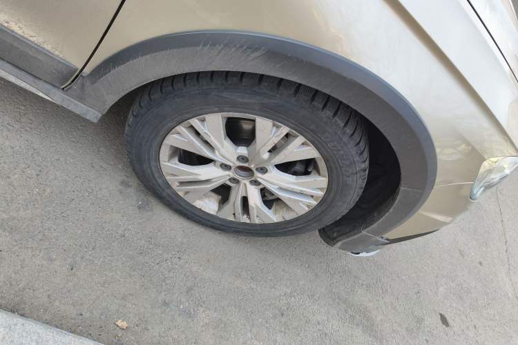 Used Volkswagen C-TREK 2017 230TSI Manual Comfort Version Right Front Wheel Hub