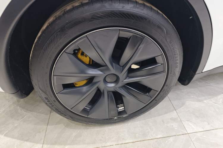 Used Tesla Model Y 2023 Rear-Wheel-Drive Version
