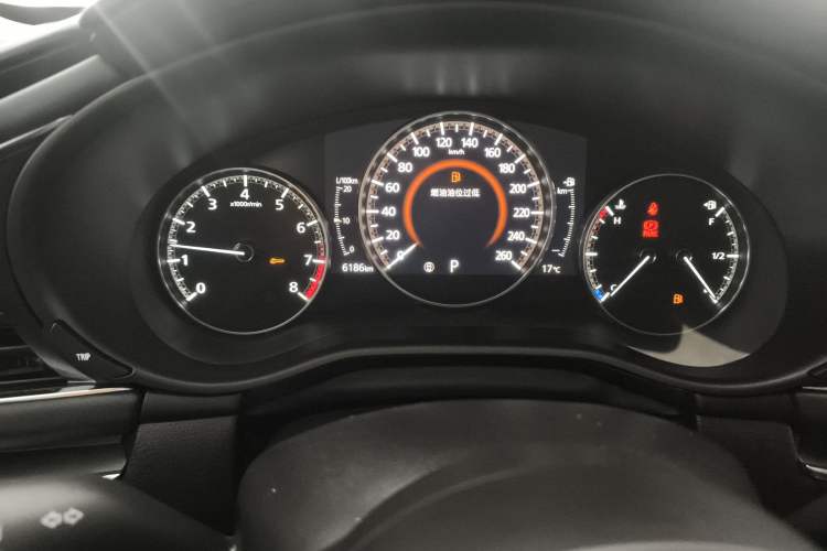 Used Mazda 3 Axela 2023 2.0L Automatic ZhiZhen Edition
