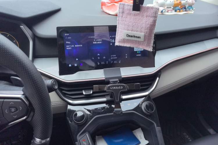 Used Lynk & Co 06 2021 1.5T Shero Pink Special Edition