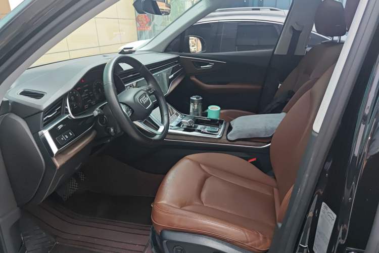 Used Audi Q7 2021 55 TFSI quattro S line Sport model
