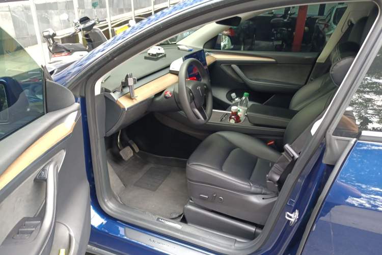 Used Tesla Model Y 2022 Rear-Wheel-Drive Version