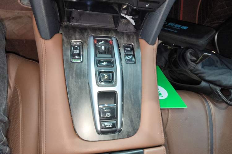 Used Honda UR-V 2020 370TURBO Two-Wheel Drive Luxury Edition Gear Lever