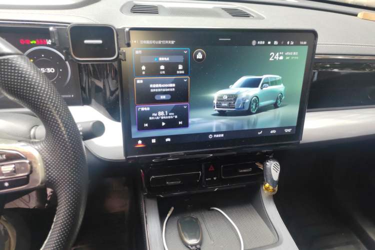 Used GAC Trumpchi GS8 2022 Dual-Engine Series 2.0TM Two-Wheel Drive Prestige Edition (7 Seats) Audio And AC Panel