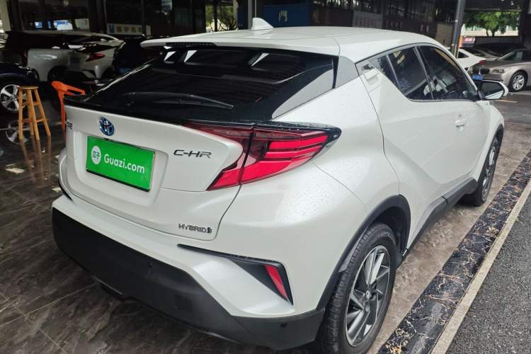 Used Toyota C-HR 2021 Dual-Motor 2.0L E-CVT Luxury Edition
