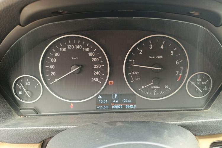 Used BMW 3 Series 2016 320Li Ambition Model
