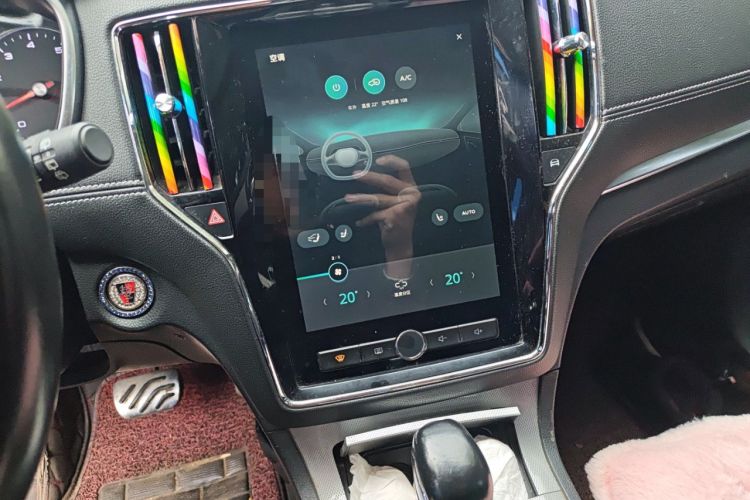 Used Roewe RX5 2017 20T Two-Wheel Drive Automatic Internet Elite Edition Audio And AC Panel