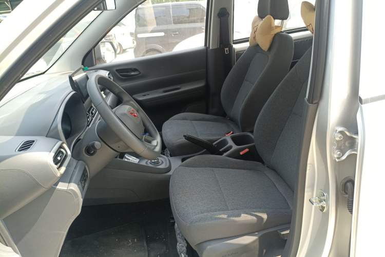 Used Wuling Hongguang New Energy 2024 All-Electric Model 300KM Standard Version
