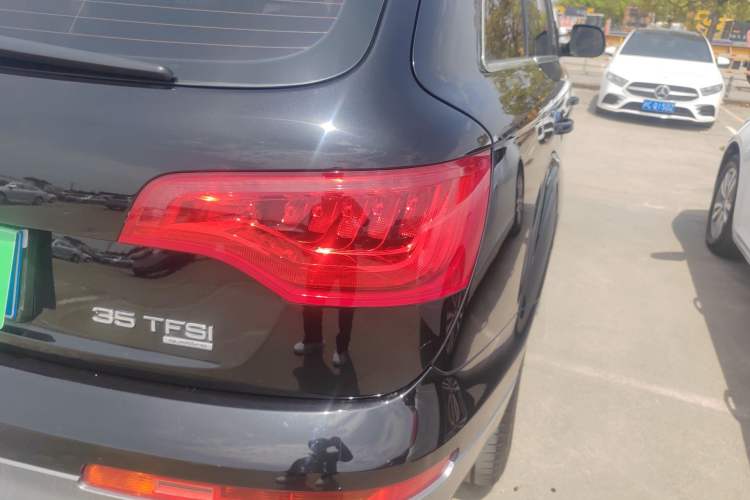 Used Audi Q7 2015 35 TFSI Ambition Edition Right Rear Taillight