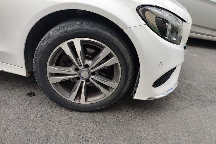 Used Mercedes-Benz C-Class 2017 C 200 L Sport Edition Right Front Wheel Hub