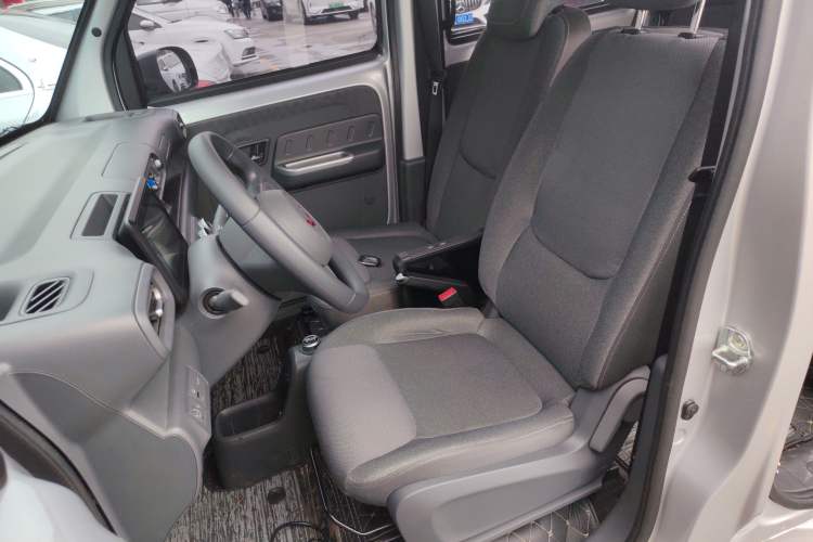 Used Wuling Zhiguang New Energy 2025 Comfort Model Left Front Seat