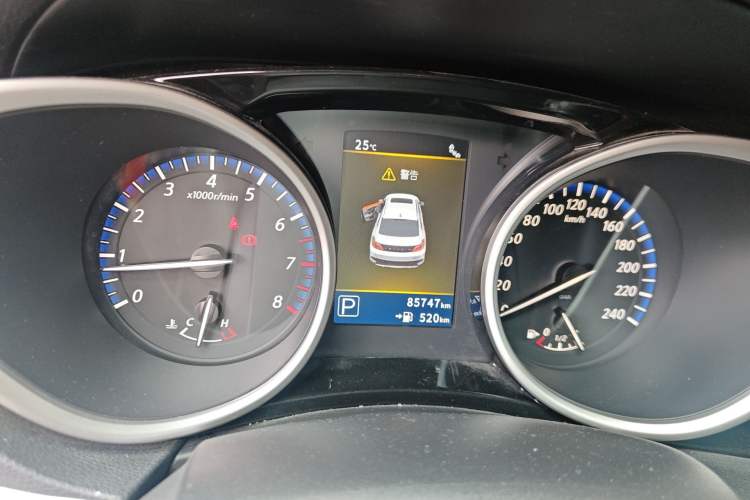 Used Venucia T90 2017 2.0L CVT Leading Edition