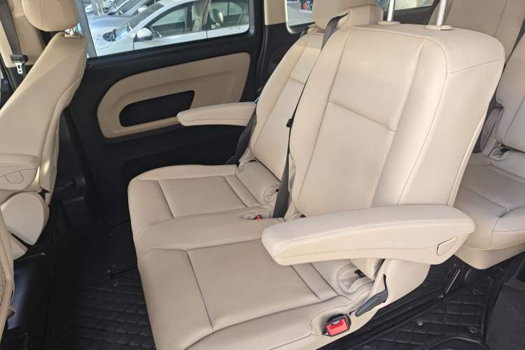 Used Mercedes-Benz Vito 2016 2.0T Business Edition
