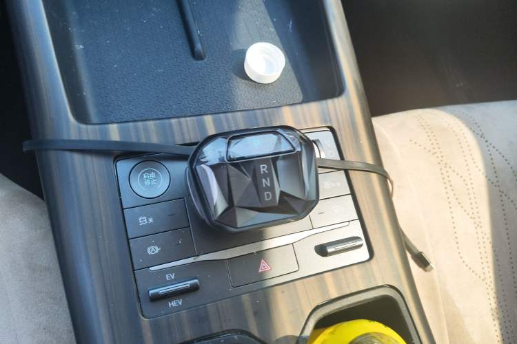 Used BYD Song Pro New Energy 2025 Second-Generation DM-i 75KM Overachiever Trim Gear Lever