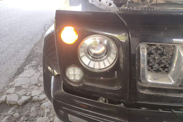 Used BAIC Off-Road BJ80 2018 2.3T Automatic Prestige Version China V Emission Standard Right Front Headlight