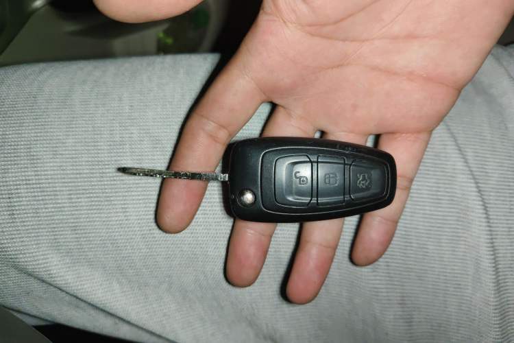 Used Ford Focus 2012 Hatchback 1.6L Manual Fashion Edition Vehicle Key