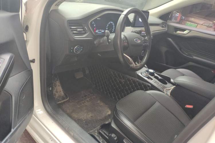 Used Ford Focus 2020 Sedan EcoBoost 180 Automatic Trend Edition Driver Seat