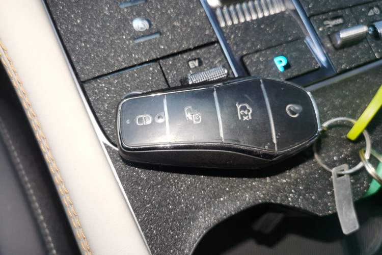 Used BYD Song PLUS New Energy 2024 HONOR Edition DM-i 110km Flagship Model Interior 1