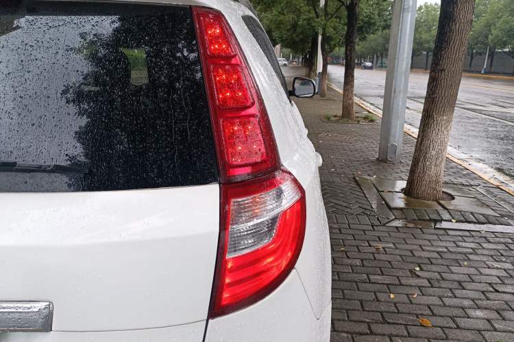 Used Geely Auto GX7 2015 Sports Edition 2.0L Automatic Prestige Model
