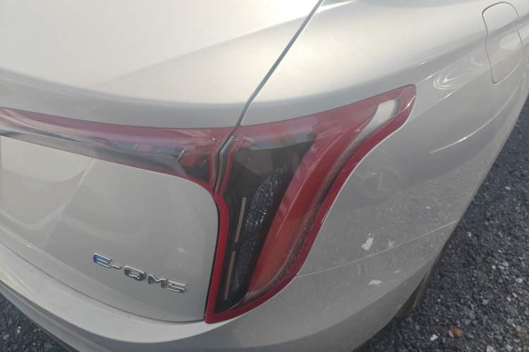 Used Hongqi E-QM5 2022 431 km Charge & Enjoy Edition Exterior 3