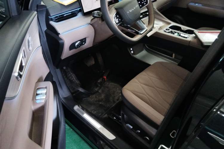 Used Chery Fengyun T8 2025 1.5T 130km Deluxe Version 5 Seats