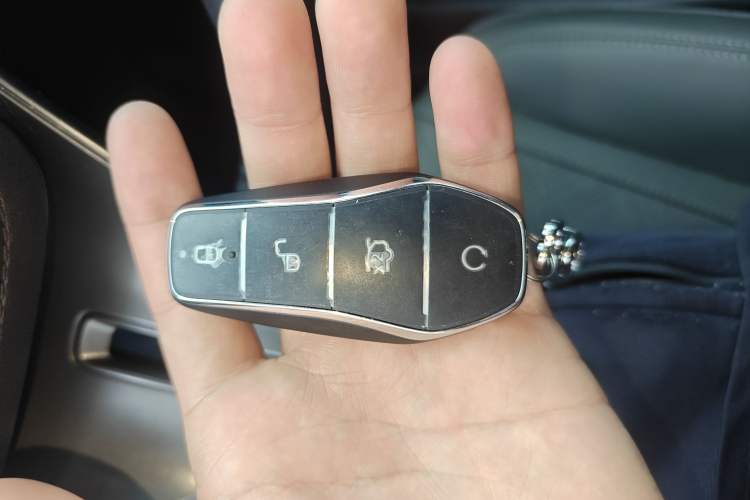 Used BYD Qin PLUS 2025 DM-i Smart Drive 55KM Leading Model Vehicle Key