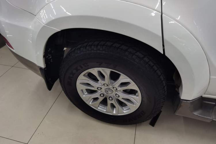 Used JMC Yusheng S350 2013 2.4T Automatic 2WD Diesel Luxury 7-Seater Exterior 5