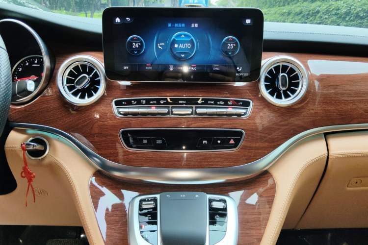 Used Mercedes-Benz V-Class  Audio And AC Panel