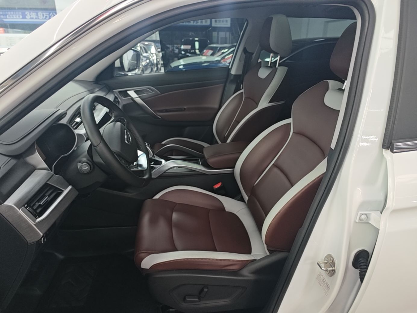 Geely Auto Emgrand X7 Sport 2022 1.8TD DCT Zhiya Trim — снимка 17