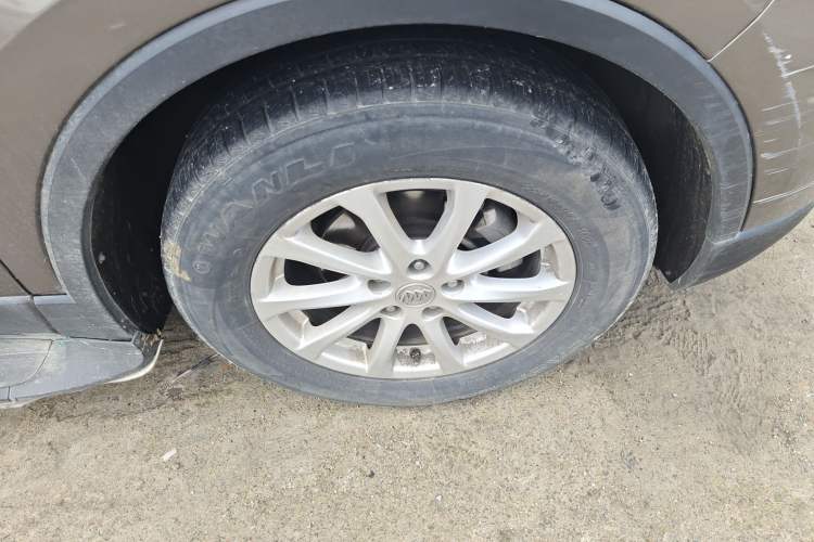 Used Buick Envision 2016 20T Two-Wheel-Drive Elite Model Right Front Wheel Hub