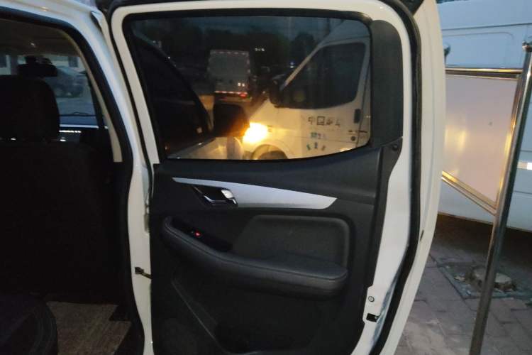 Used Isuzu JLM 2022 2.8T Classic Diesel 4x4 Comfort Version Standard Wheelbase JE493ZLQ6E
