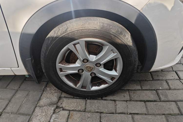 Used Baojun 310 2016 1.2L Manual Luxury Model Right Front Wheel Hub