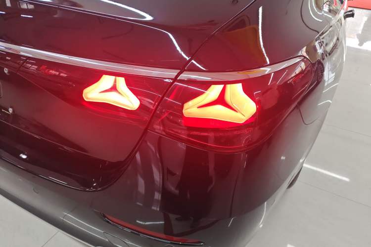 Used Mercedes-Benz E-Class 2024 Facelift E 300 L Luxury Edition
