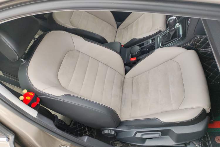 Used Volkswagen Golf 2017 230TSI Automatic Luxury Million-Vehicle Commemorative Edition