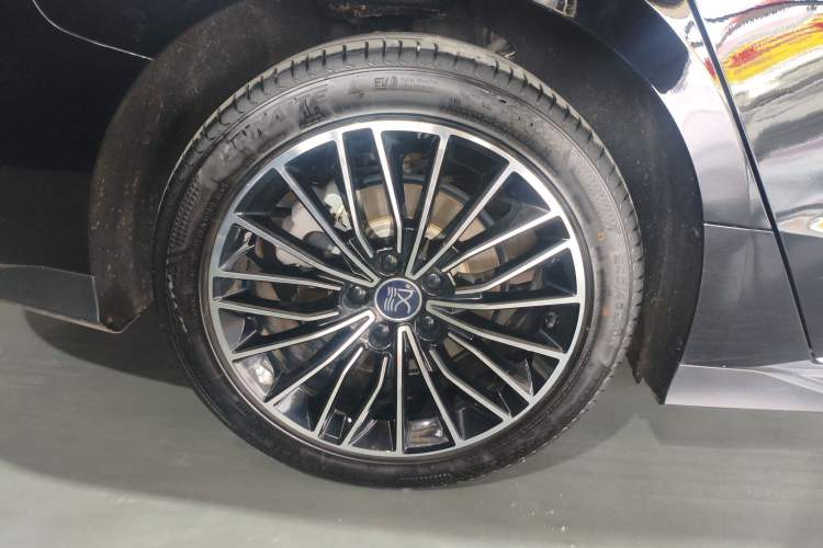 Used BYD Han 2022 DM-i 121KM Luxury Model Right Rear Wheel Hub