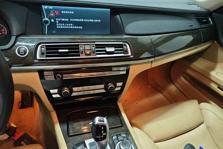 Used BMW 7 Series 2009 730Li Luxury Model Audio And AC Panel