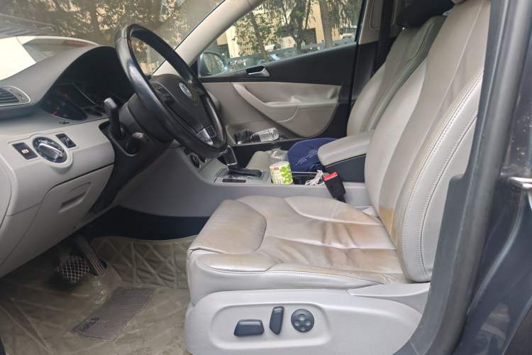 Used Volkswagen Magotan 2011 1.8TSI DSG Luxury Model Left Front Seat