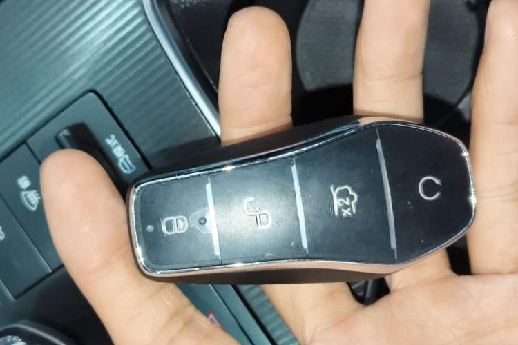 Used BYD Song L DM-i 2025 Intelligent Driving Version 160 km Excellence Edition Vehicle Key